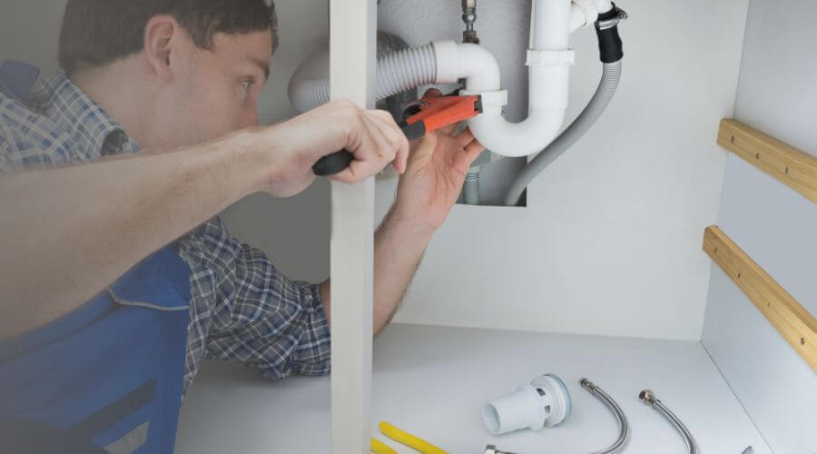 Expert burst pipe repair services in Big Wells, TX